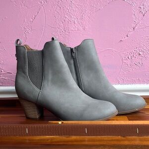 Dolce Vita Booties Size 9